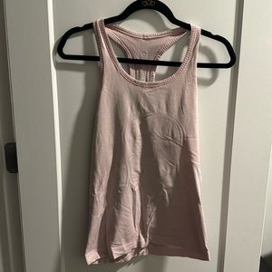 Lululemon workout top